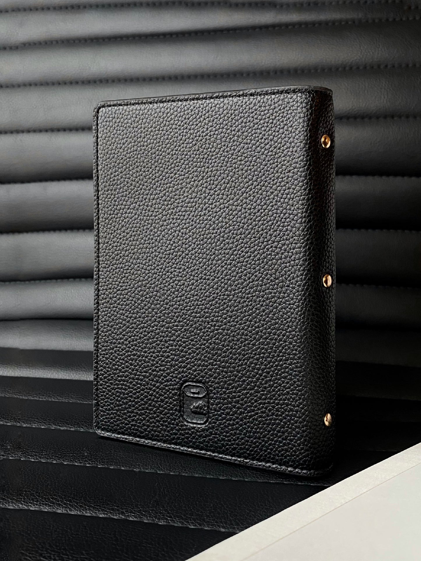 Pebble Grain OGO - Black